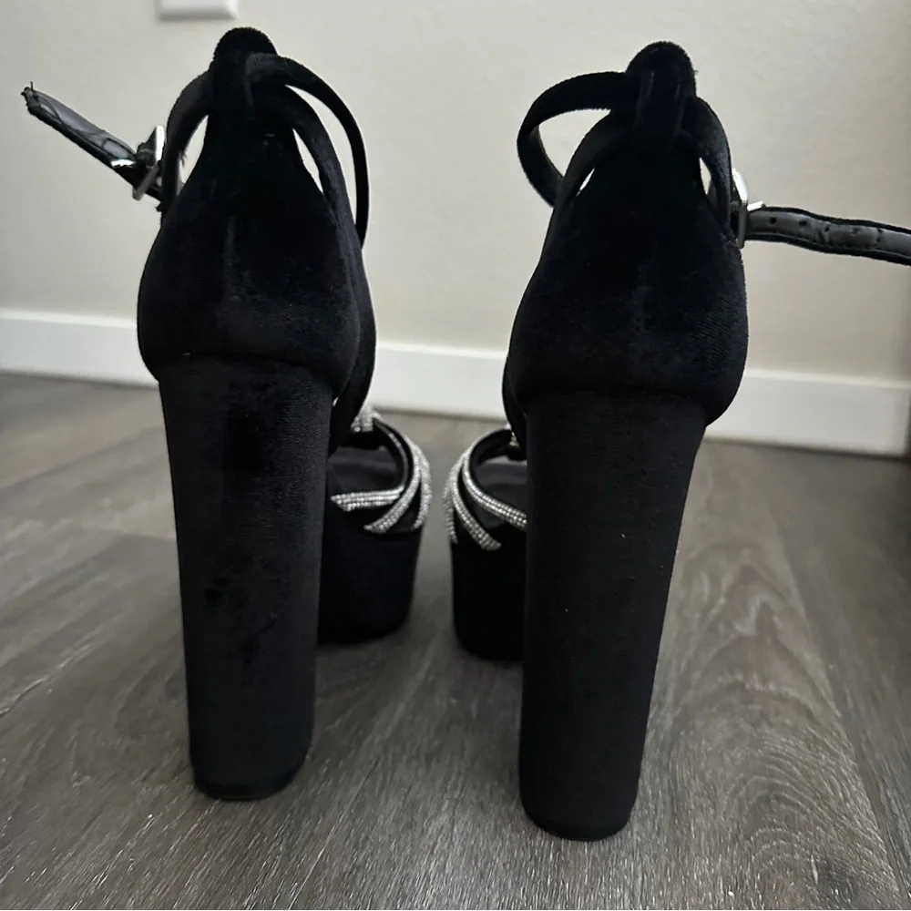 NWOB Gianni Bini Anissa black velvet rhinestone knot platform square toe heels - Picture 7 of 7